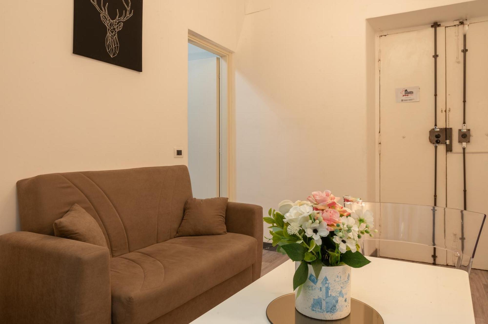 Cairoli 1 House G&B Colisee — Photos 2